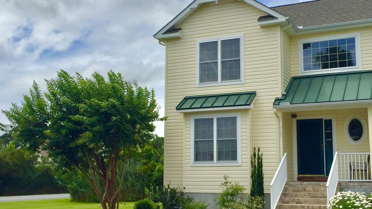 Chincoteague House | PET-FRIENDLY! Just Steps To Famous Chincoteague Pony Penning & Carnival Grounds