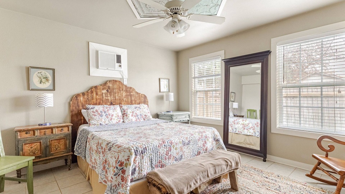 Seguin House | Pet-friendly 1BR Cottage Retreat w/Outdoor BBQ