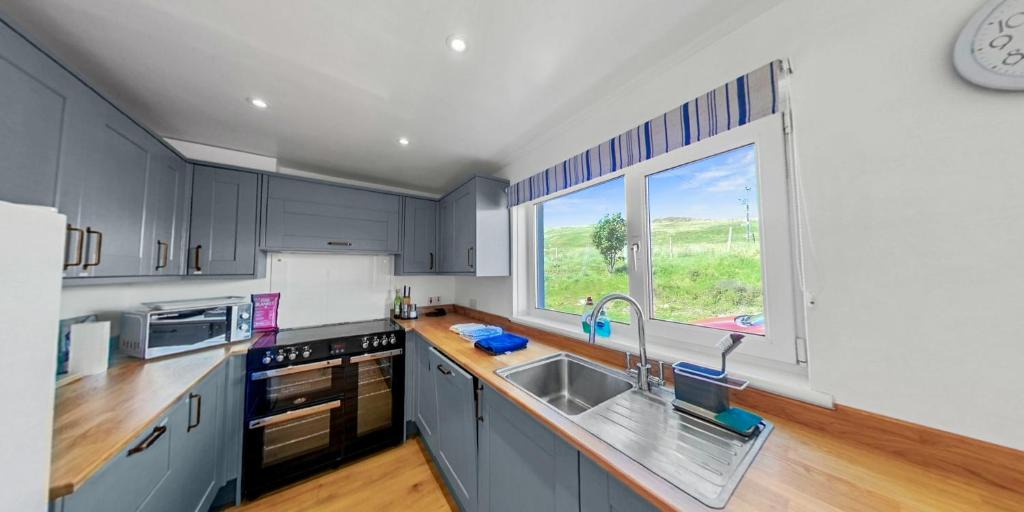 Farr Villa | Pet Friendly 1Br Modernised Cottage with Fibre WiFi