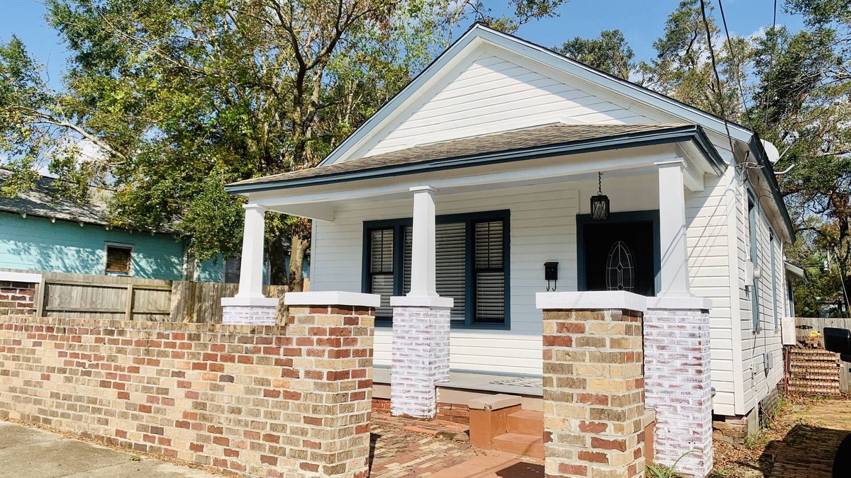 Old East Hill House | Pet Friendly 2/1.5 in the Heart of Historic Pensacola