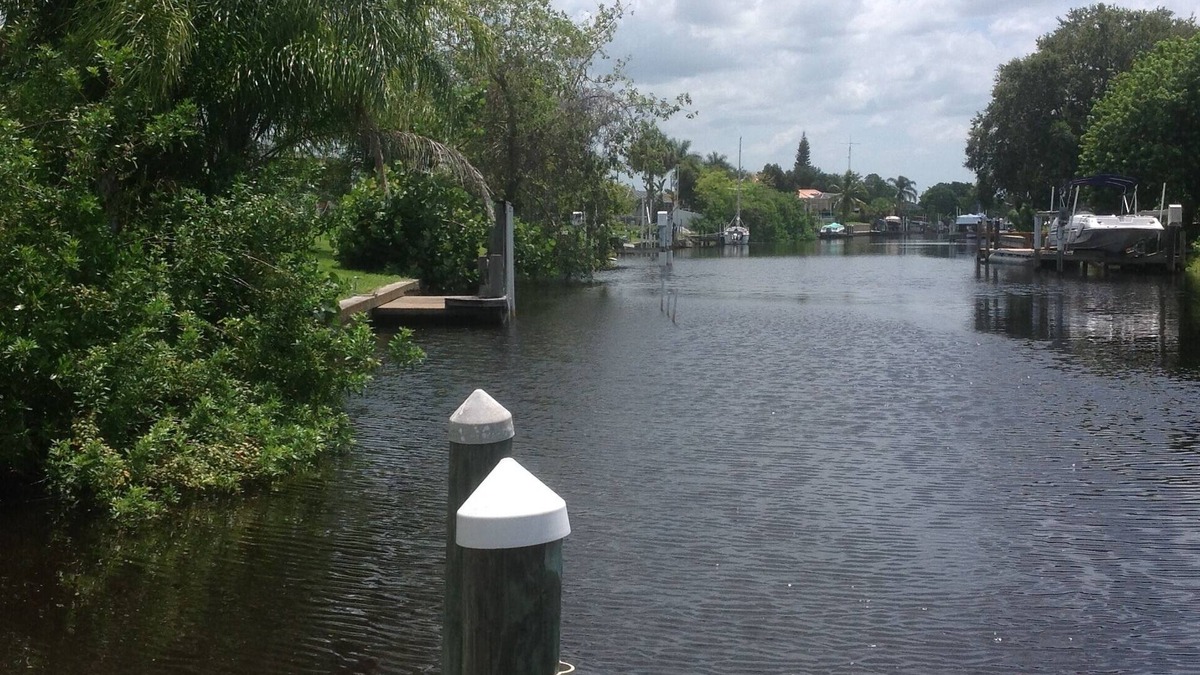 Harbour Heights House | Pet Friendly 2 Bedroom waterway home by Peace River with WiFi, AC in Punta Gorda