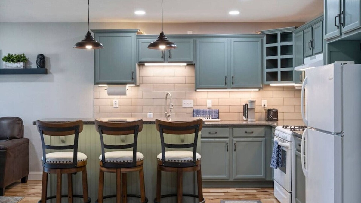 Whitewater Apartment | Pet-Friendly 2 Bedroom Unit Near Kettle Moraine, UWW Campus, and Starin Park!