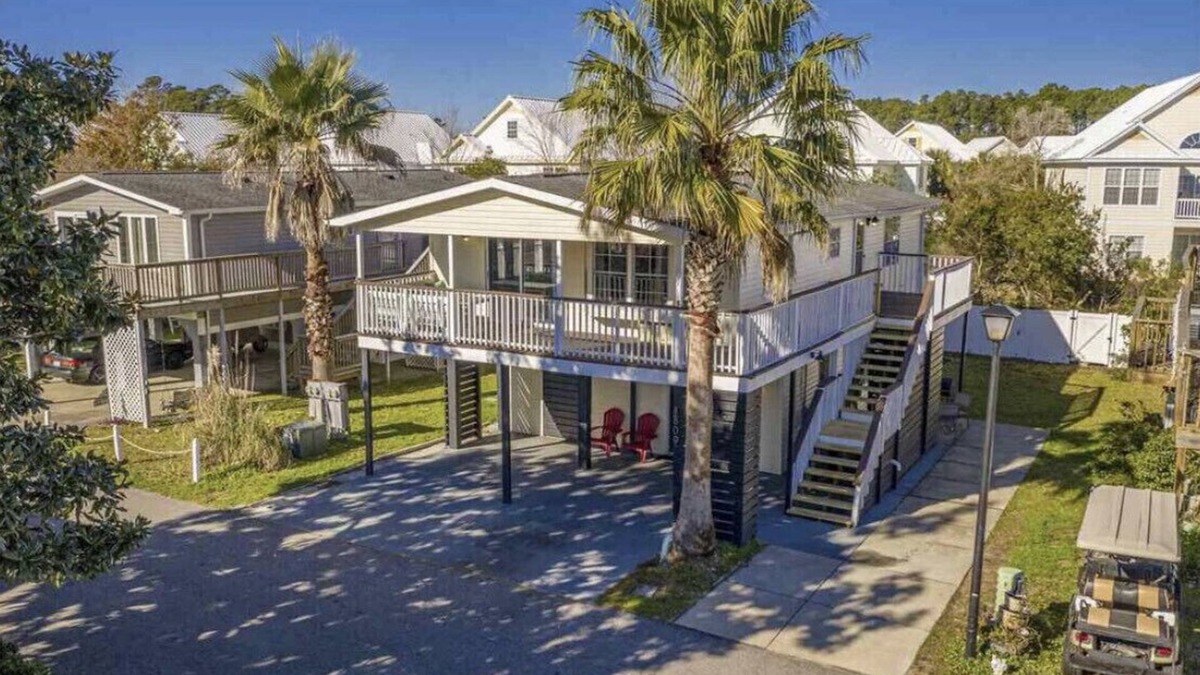 Garden City House | PET FRIENDLY - 2Bdrm/1Bath home in Oceanside Village! Close to Pool