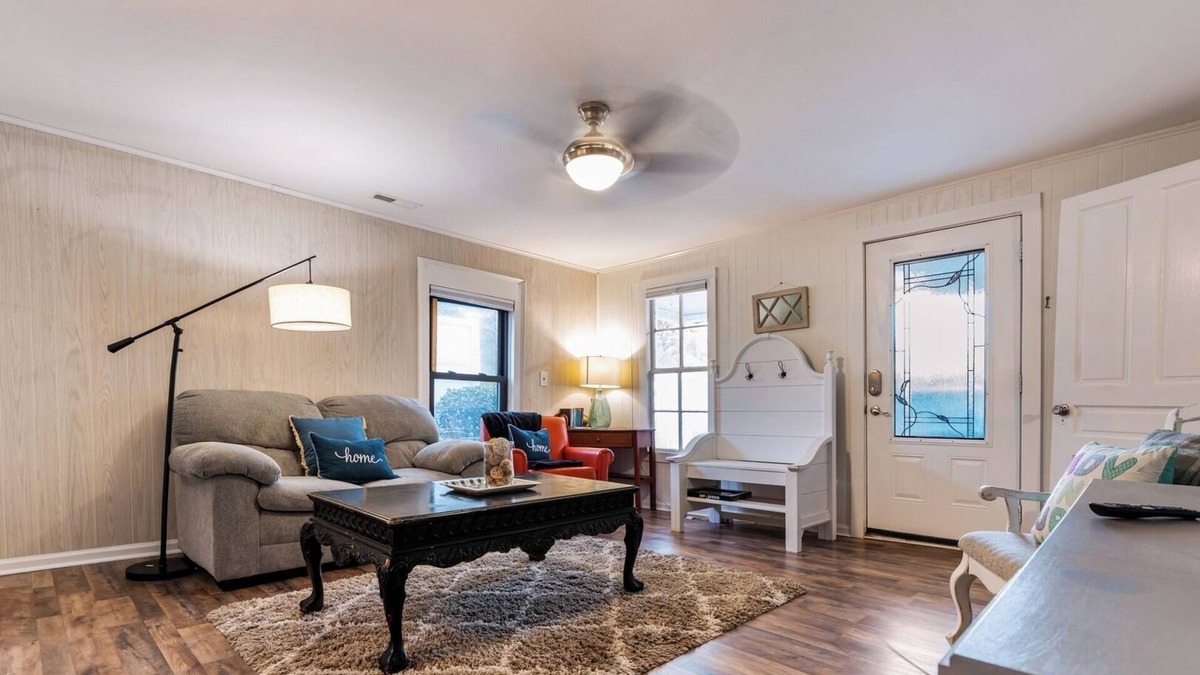 Cary House | Pet-Friendly 2BR Ranch, Wifi, Parking Near RTP