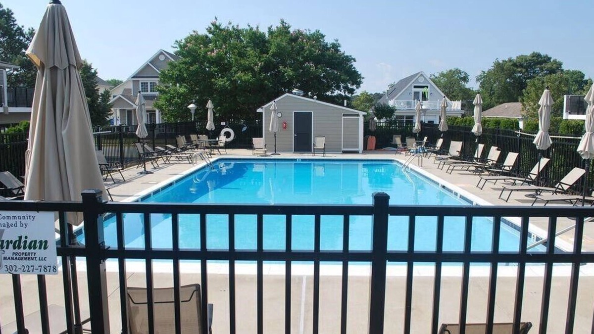 Country Club Estates House | Pet Friendly 2BR Townhouse Downtown Rehoboth Beach w/Pool & Parking