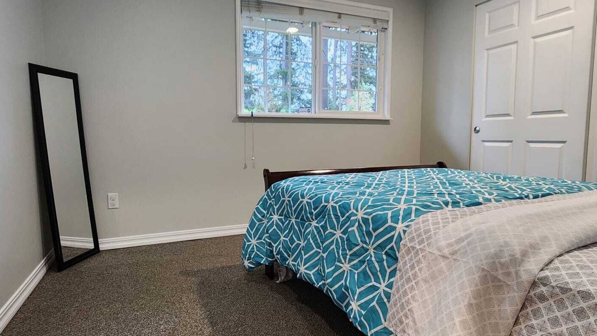 North Creek House | Pet-friendly 3B1B bungalow with huge yard in Bothell