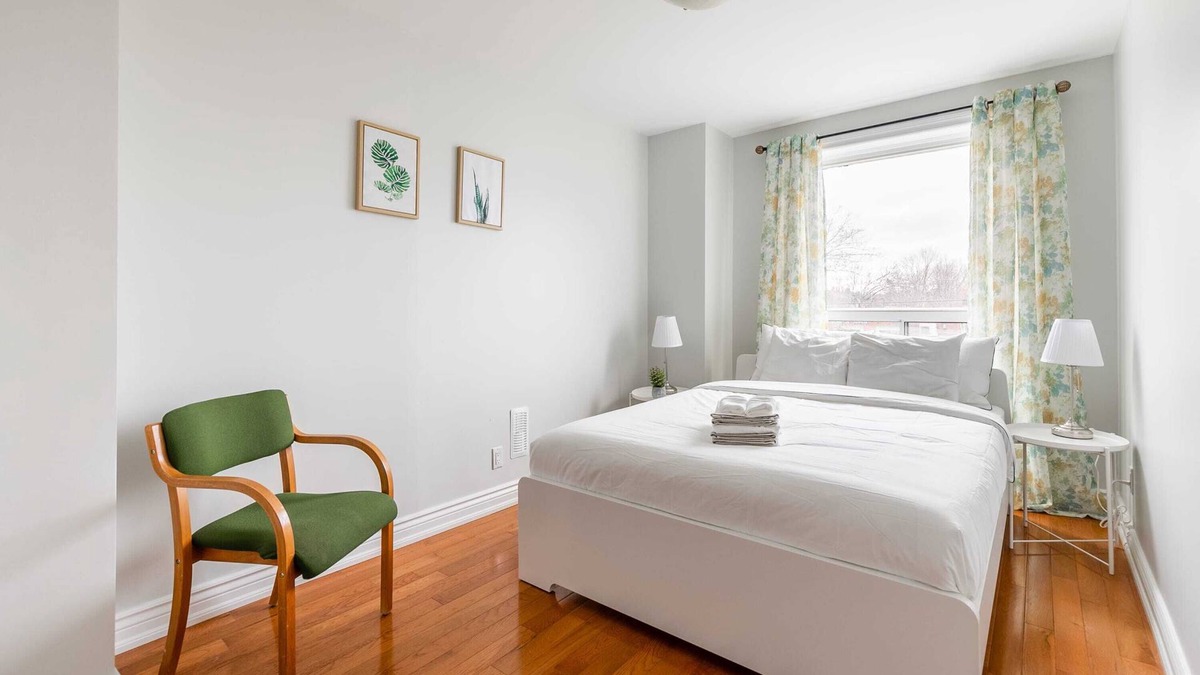 Little Italy Apartment | Pet-Friendly 3BR Apartment - Ossington Ave!