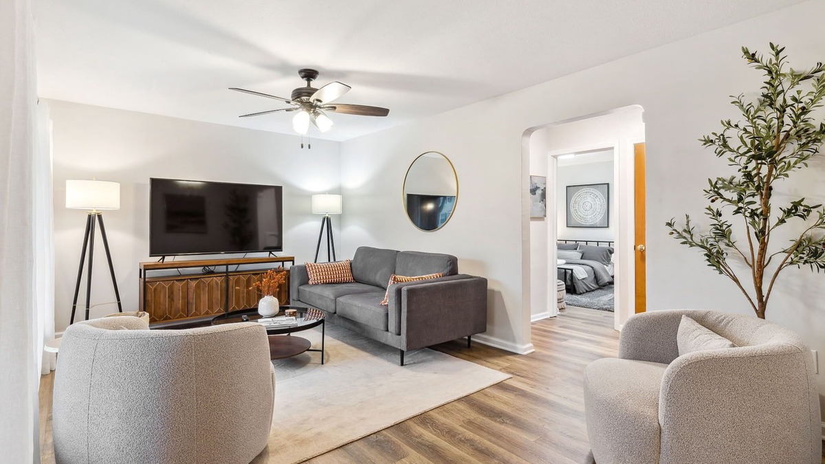 Cleveland Heights House | Pet-Friendly 4BR | Near CLE Clinic & Attractions