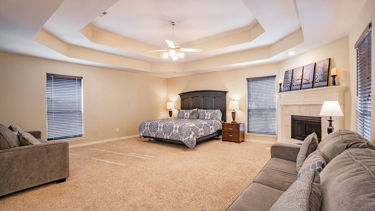Allen House | Pet-Friendly 5 Bedroom in Allen w/Pool & Hot Tub