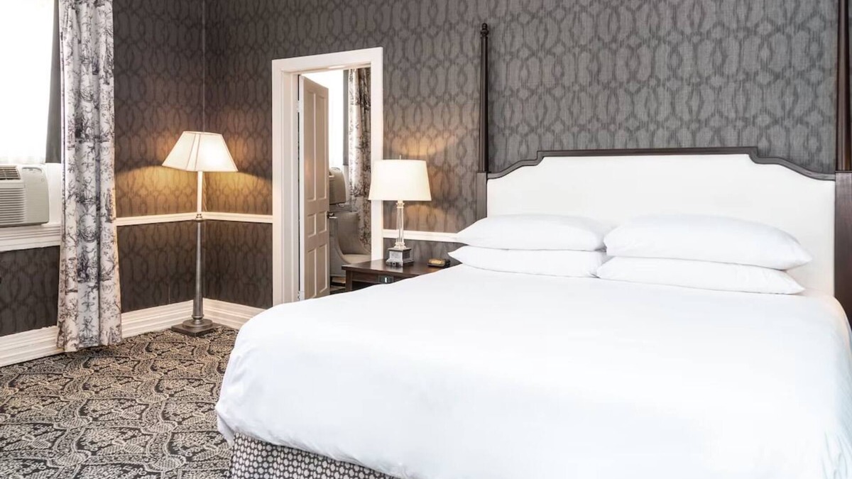 Historic District Hotel | Pet-friendly Accommodation at Historic Inns of Annapolis! Enjoy Historic Views!