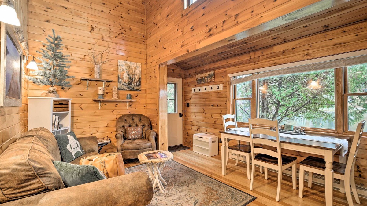 Saranac Lake Cabin | Pet-Friendly Adirondack Cabin w/On-Site Lake