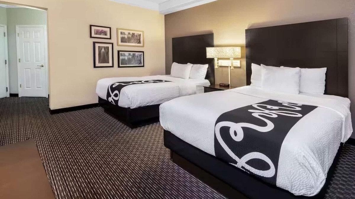 Superstition Springs Hotel | Pet-Friendly Adventure Base with Free Breakfast - Two Rooms