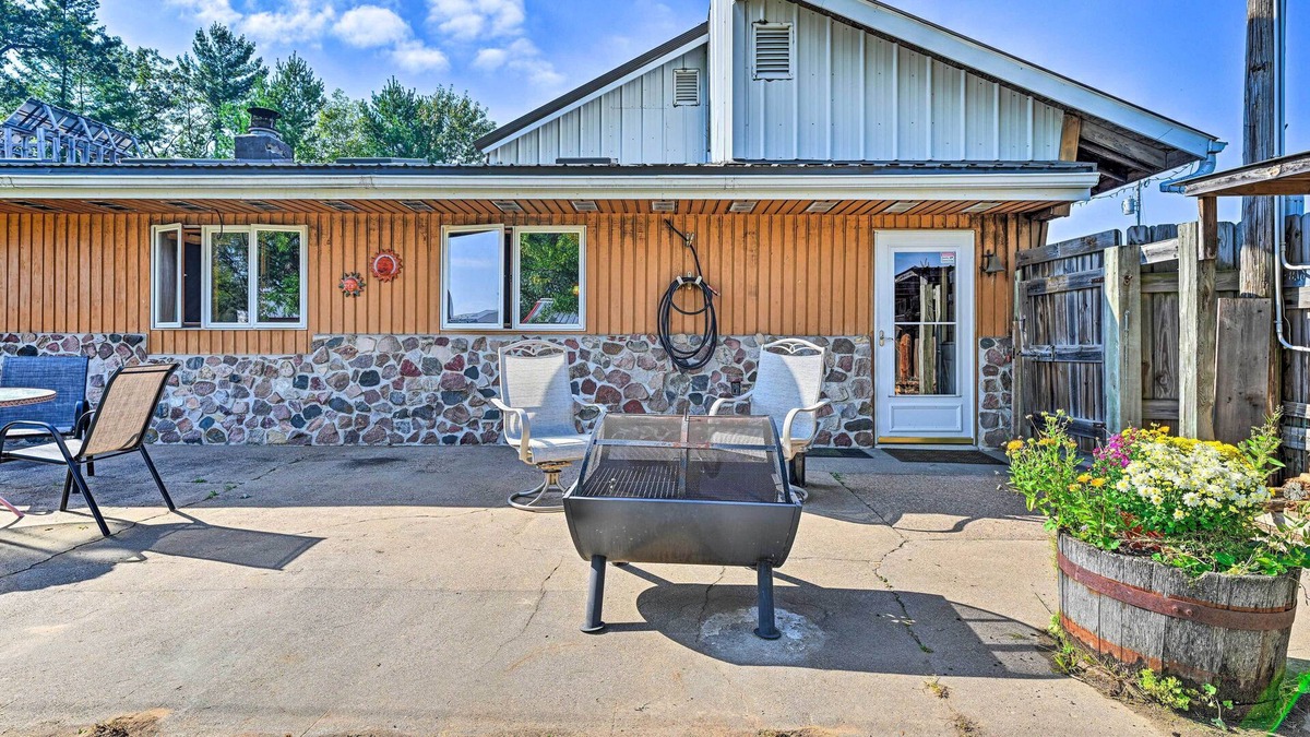 Amherst House | Pet-Friendly Amherst Earth Home Near Downtown