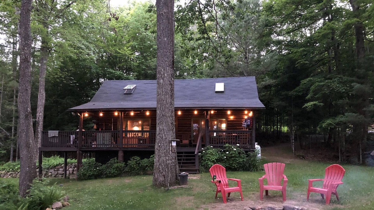 Lake Pleasant Cabin | Pet Friendly and Private: Lakefront Log Cabin on 3 acres