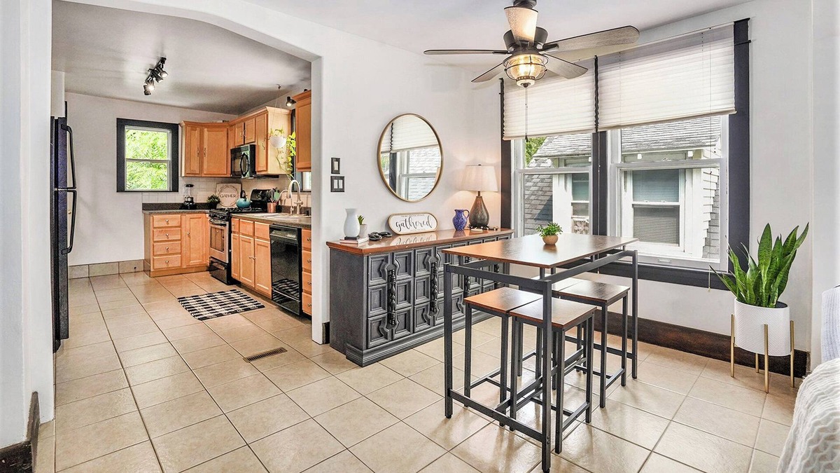 Creston Apartment | Pet friendly apartment with primary suite with King bed plus a queen bedroom