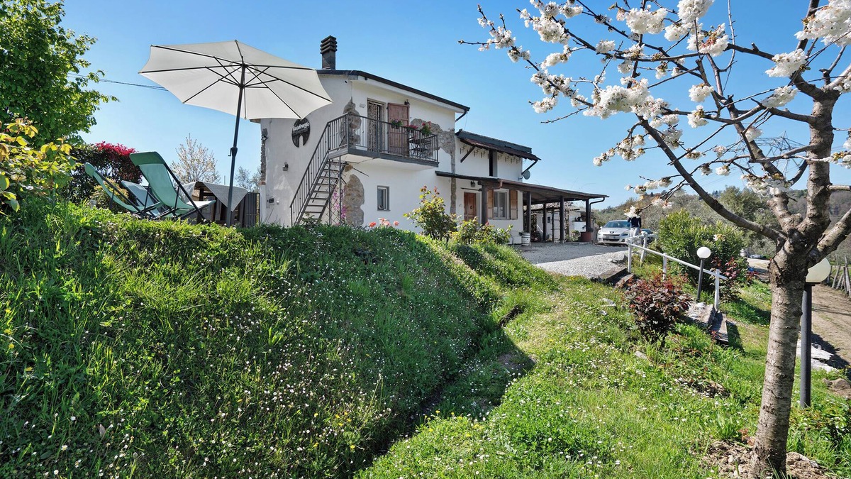 Arcola Apartment | Pet-Friendly Apartment Rosadimaggio Violetta with Balcony & Wi-Fi