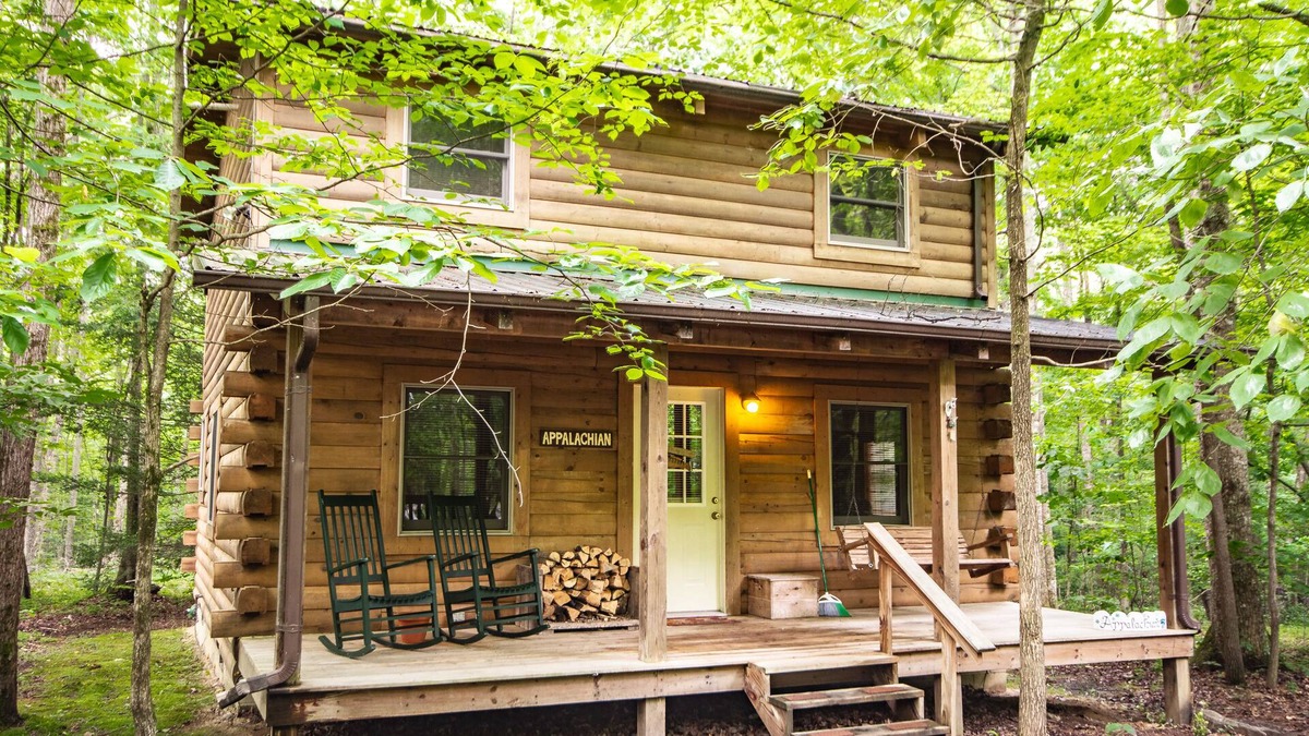 Hico Cabin | Pet Friendly Appalachian Cabin!
