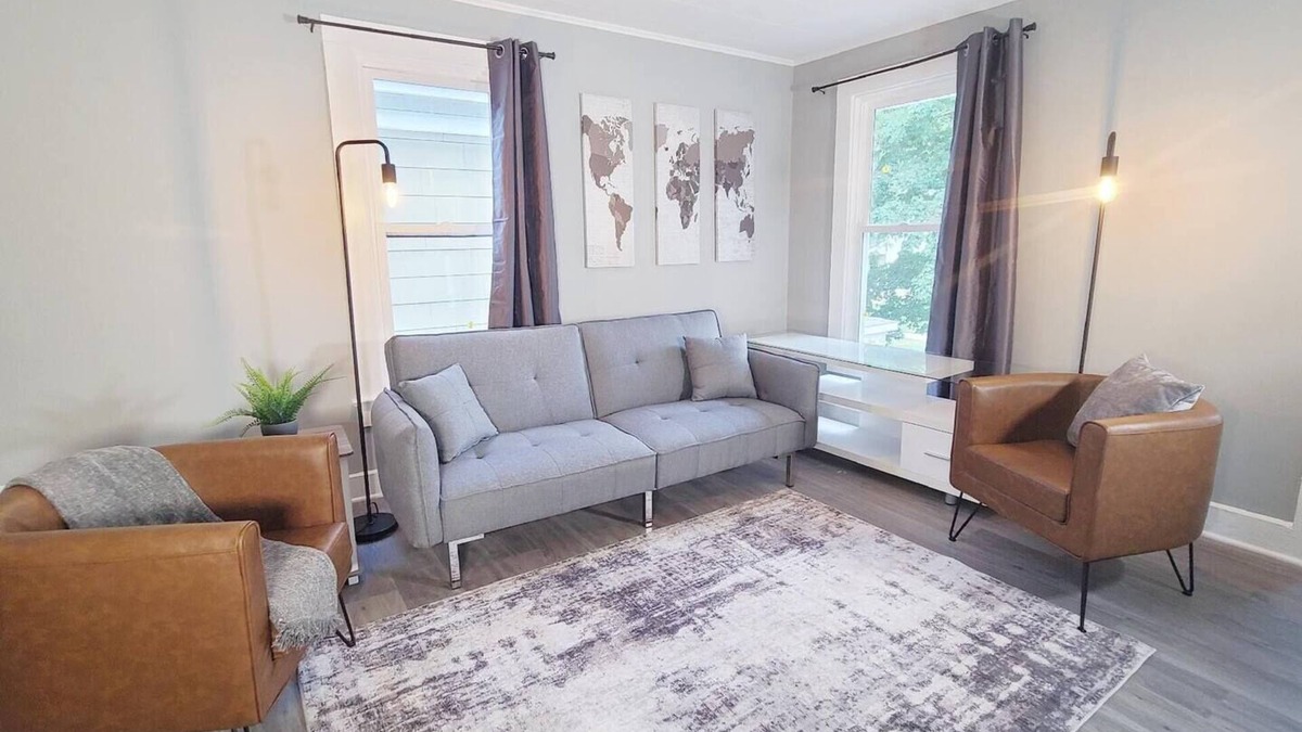 Fort Wayne Apartment | Pet Friendly Apt w/backyard near Downtown