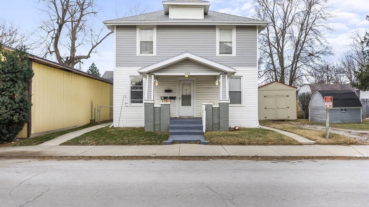 Fort Wayne Apartment | Pet Friendly Apt w/Fenced Yard