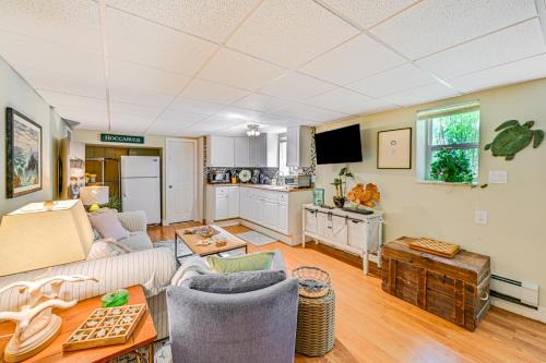 Aquebogue Apartment | Pet-Friendly Apt with Hot Tub Near the Hamptons!
