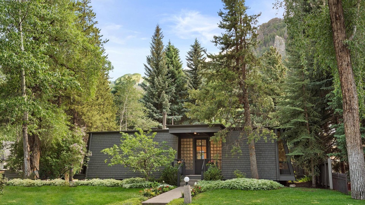 West End House | Pet Friendly Aspen Oasis with Exceptional Location