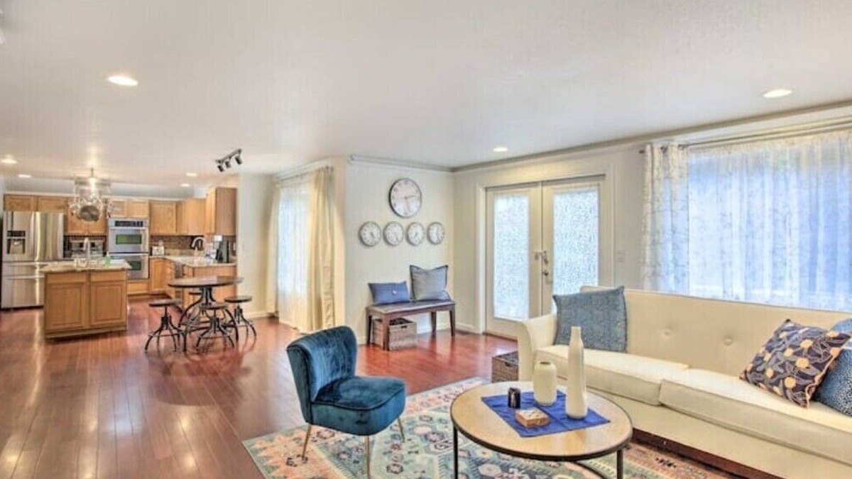 Auburn House | Pet-Friendly Auburn Home