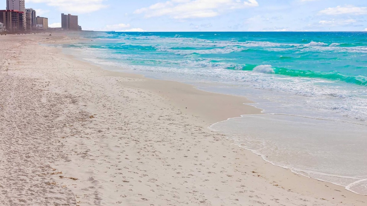 Holiday Beach House | Pet Friendly Beach House - Sunset Escape