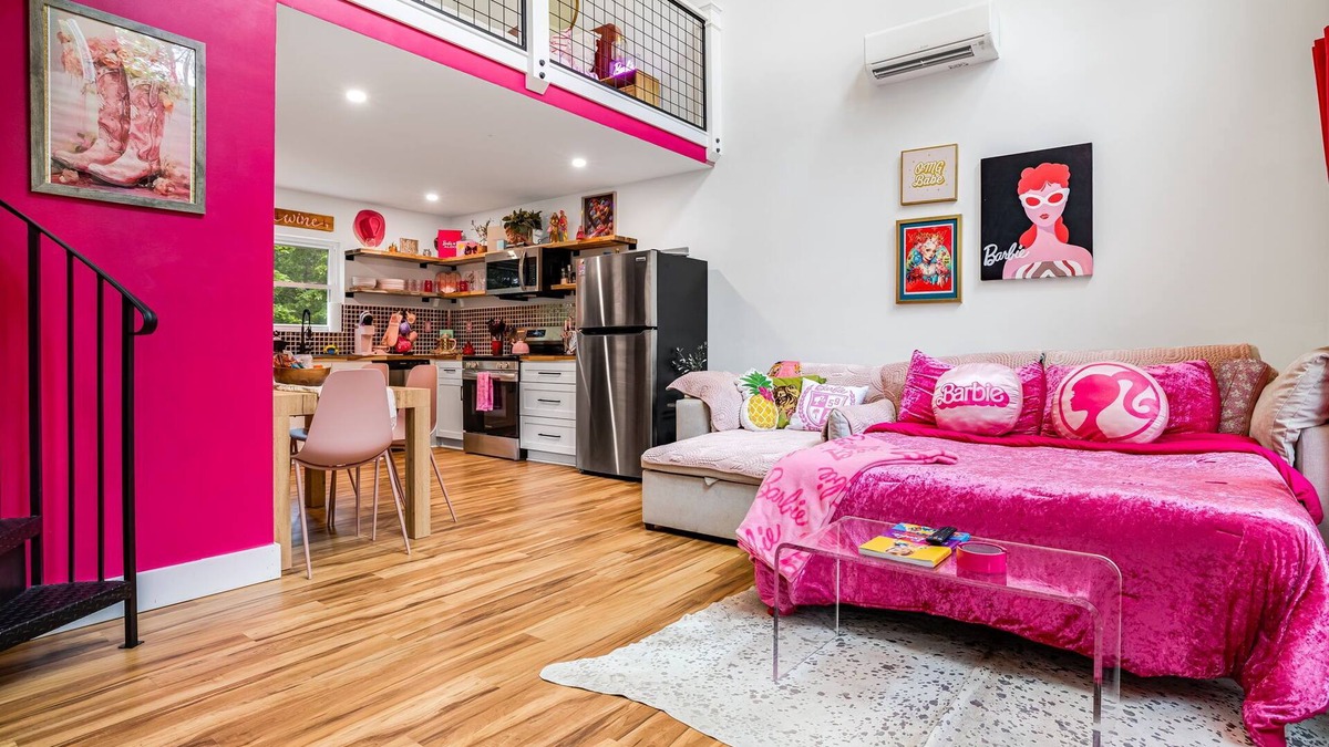 Ridgecrest House | Pet Friendly Barbie House w/Hot Tub, 5 Min from Town/15 Min to Asheville