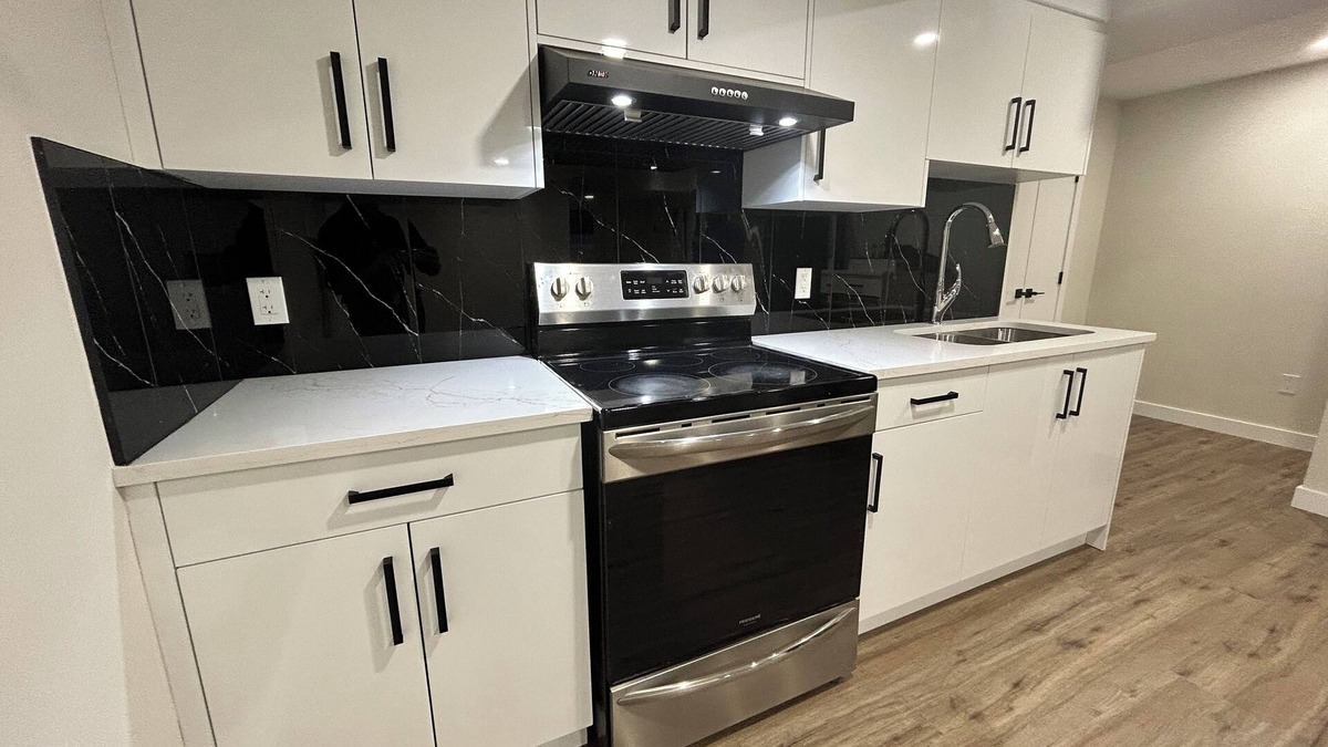 Calgary House | Pet Friendly - Basement by the Airport (Open all summer, ask for details)