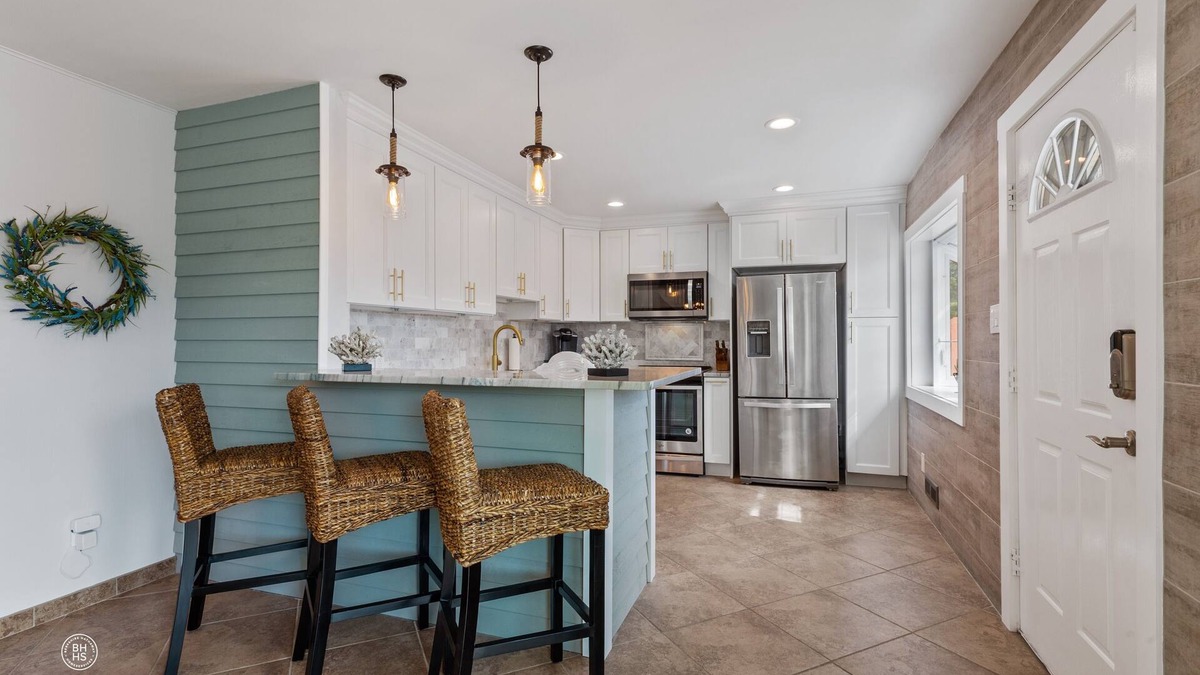Mantoloking House | Pet friendly beach getaway! Extended stay discounts!