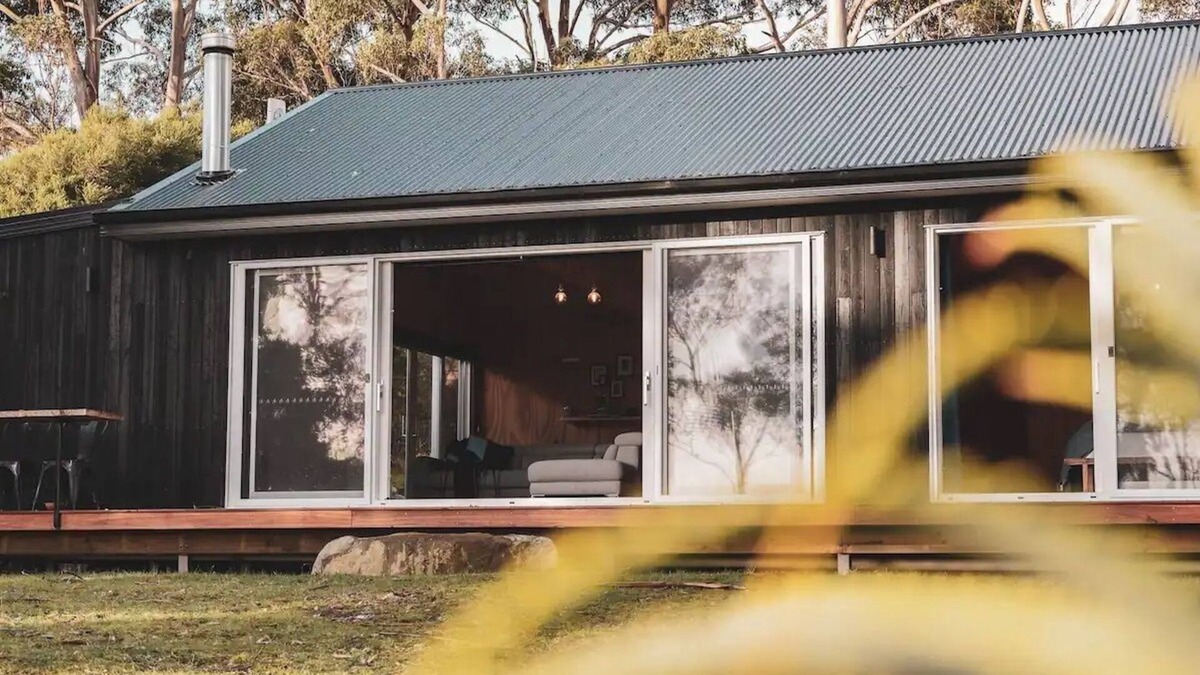 Alonnah House | Pet friendly beach/nature re-set for couples