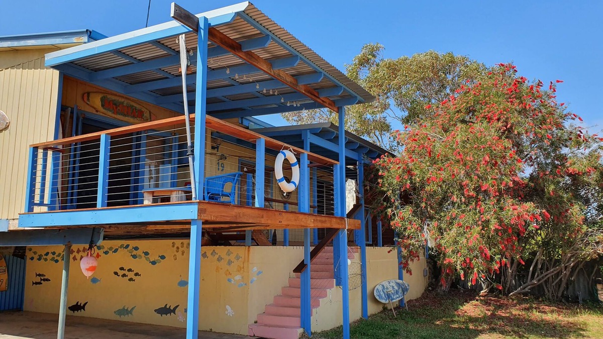 Silver Sands House | Pet Friendly Beach Shack, one street from the Silver Sands Beach