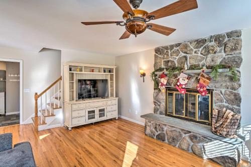Lagrangeville House | Pet-Friendly Beacon Area Vacation Rental 6 Acres