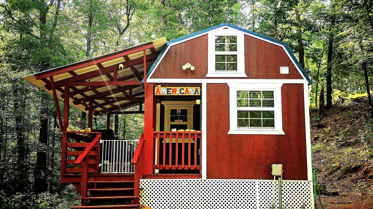 Murfreesboro Cabin | Pet-friendly, blissful w/fire pit, picnic area-3BR