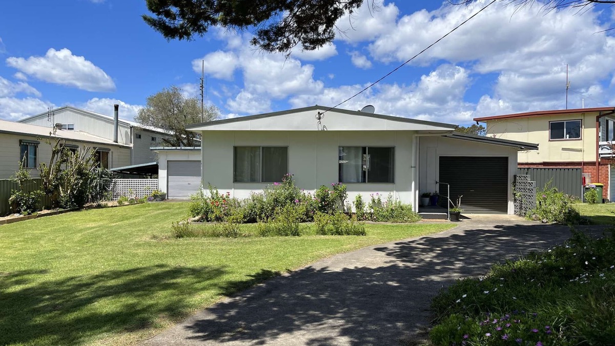 Greenwell Point Cottage | Pet Friendly - Boat Welcome - Family Getaway