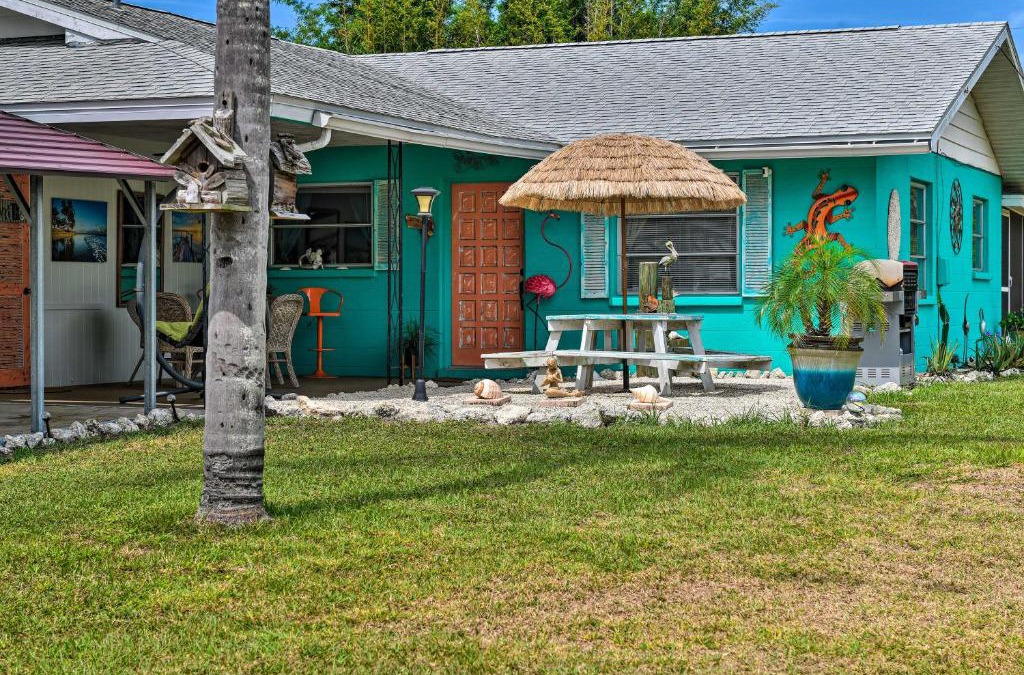 Whitney Beach House | Pet-Friendly Bradenton Home about 3 Mi to Cortez Beach