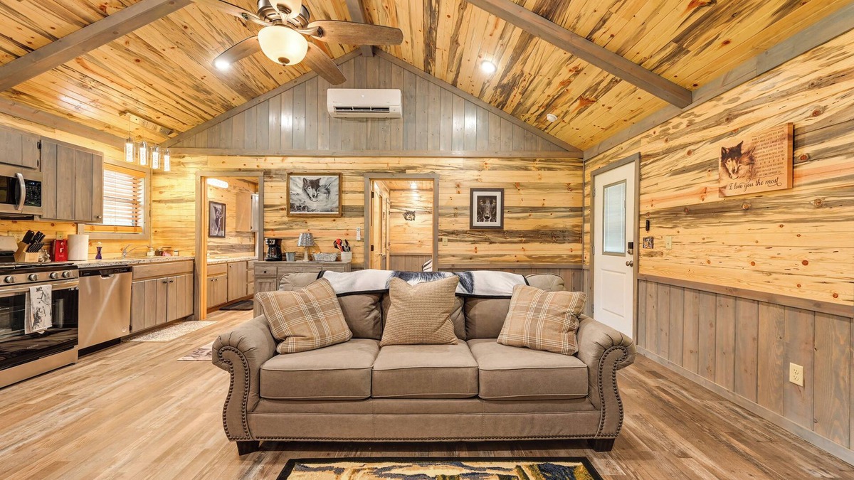 Broken Bow Cottage | Pet-friendly Broken Bow Cabin Near Lukfata Creek!