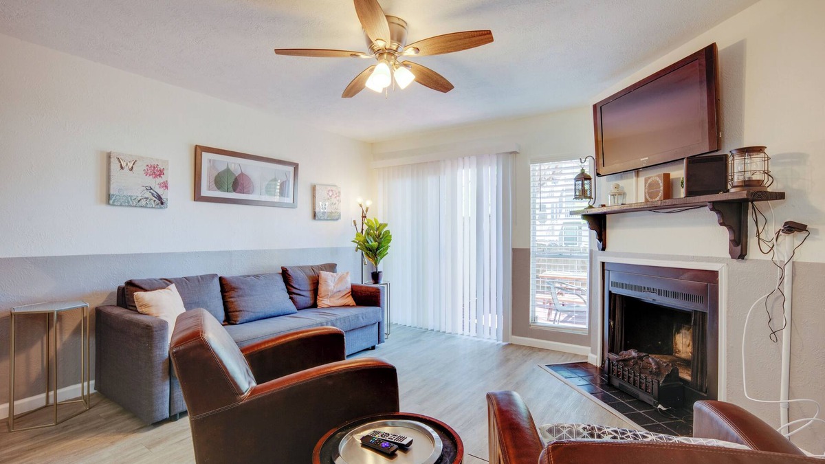 College Station House | Pet-Friendly Bryan Escape ~ 2 Mi to Texas A & M
