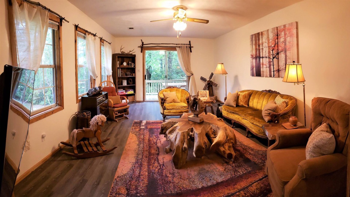 Helen House | Pet Friendly Cabin & Camp Retreat Nestled on a Private Mountain Ridge- Helen, GA
