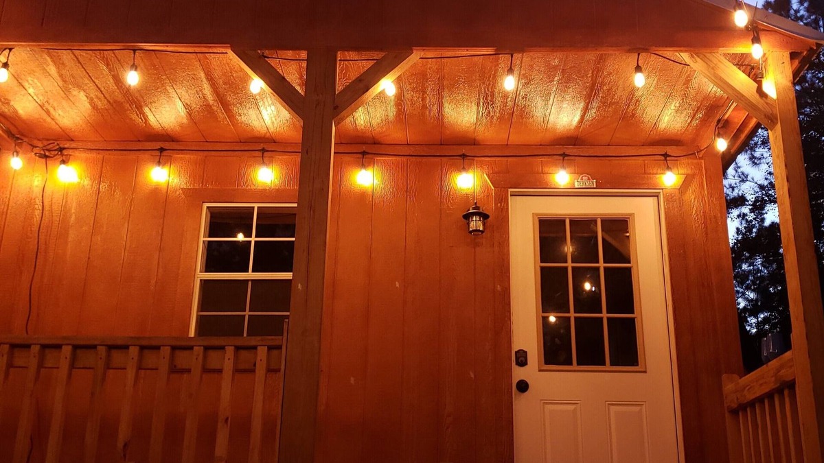 Colmesneil Cabin | Pet friendly cabin on 6 acres, near lakes