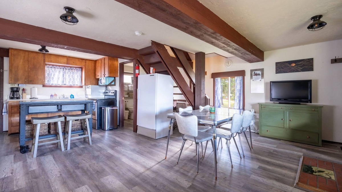 Georgetown Cabin | Pet-Friendly Cabin With Views! Prime Location for Skiing & Fishing! Free WiFi!