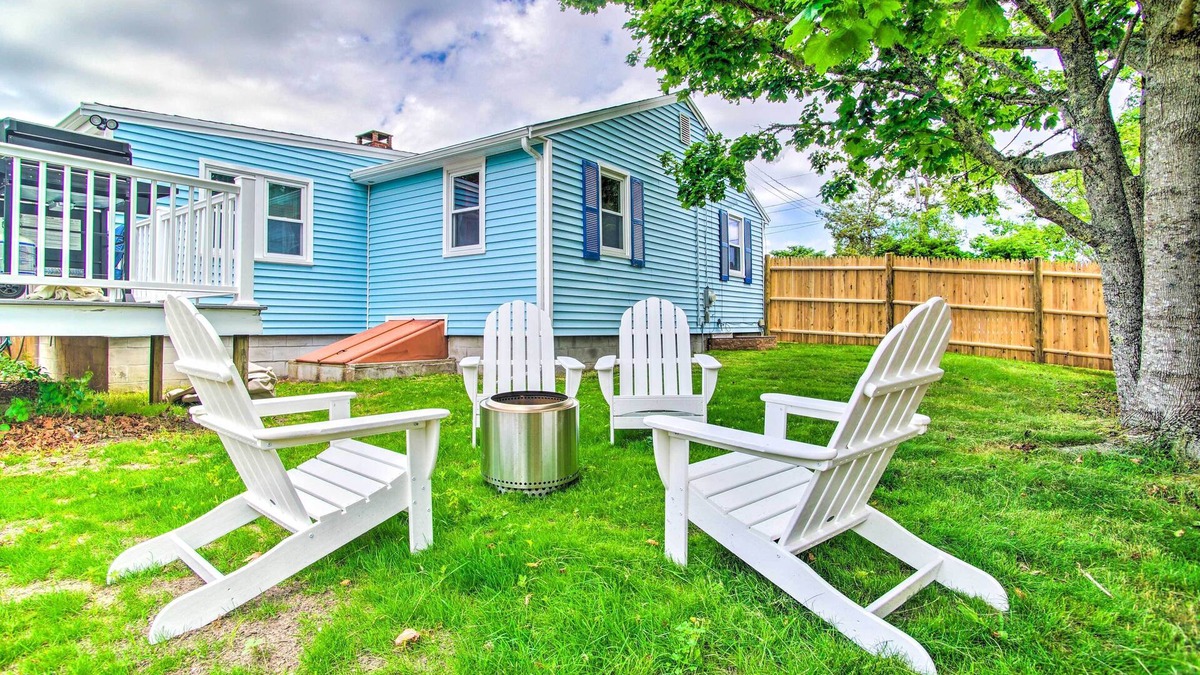 Dennis Port House | Pet-Friendly Cape Cod Getaway < 1 Mi to Beach