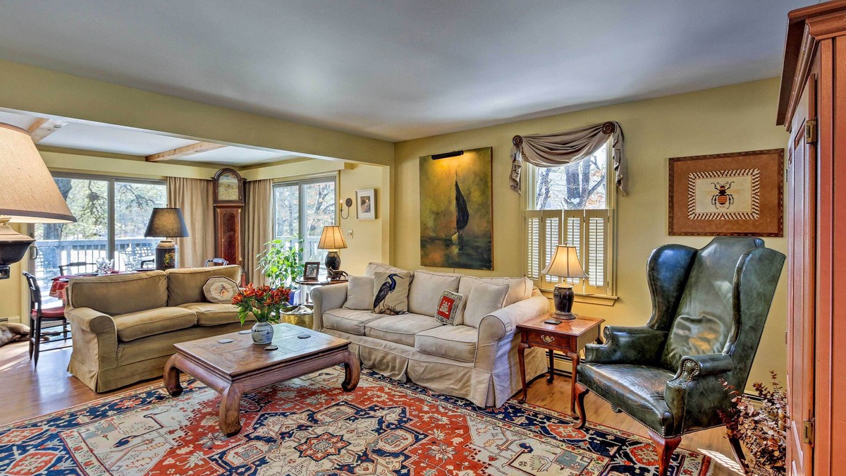 Eastham Cottage | Pet-friendly Cape Cod Home w/ Deck 2 Mi to Beaches