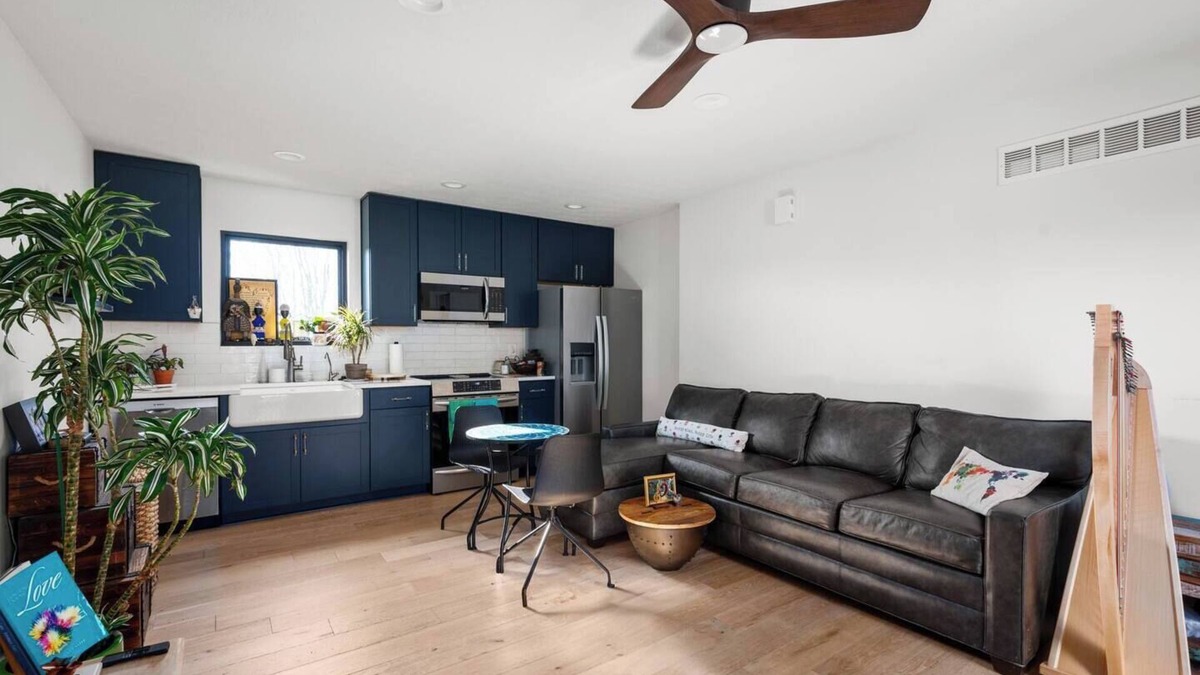 Kennedy King House | Pet-Friendly Carriage House Close to Downtown