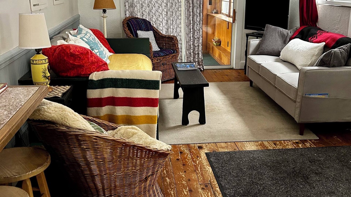 Sunday River Area Cottage | Pet friendly Charming 3-bedroom cottage in enjoyable Newry.