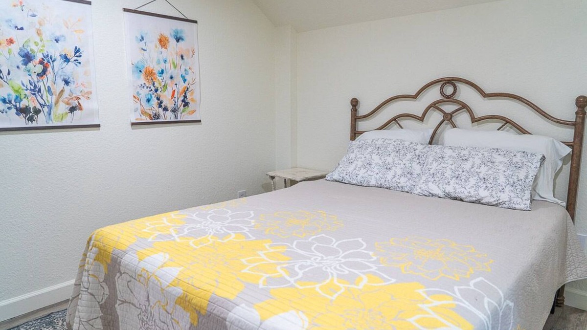 DeLand Apartment | Pet Friendly Comfortable Apartment in Historic Deland