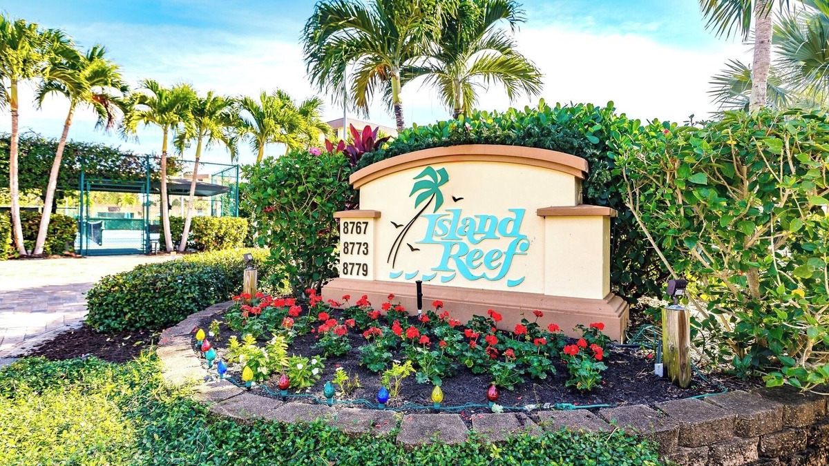 Siesta Key Condo | Pet-friendly condo a short walk from private beach & fishing dock on bay