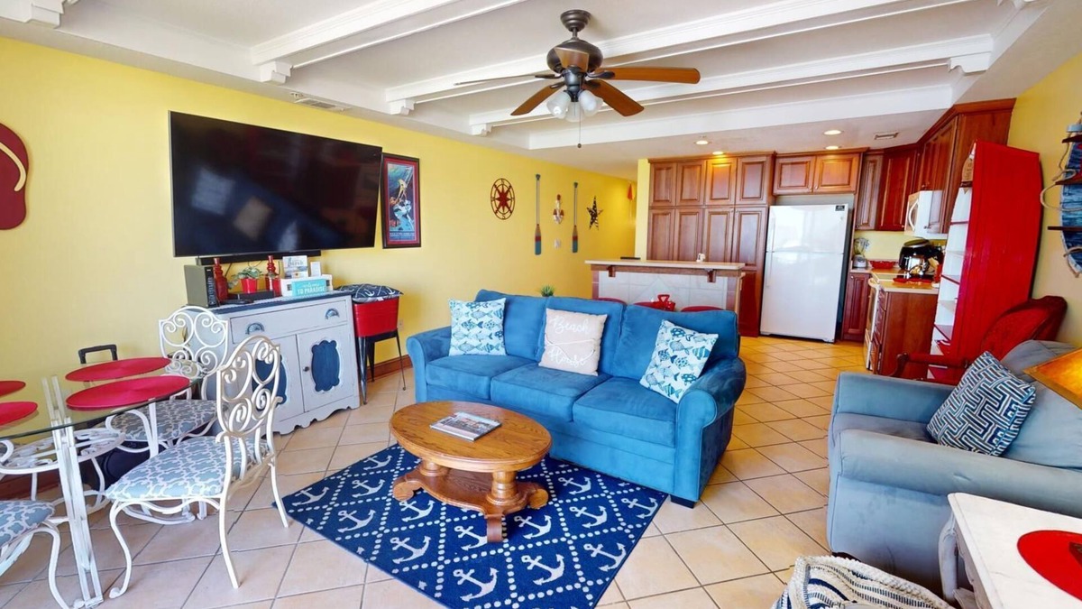 Tybee Island Condo | Pet friendly condo w. community pool + partial ocean views!
