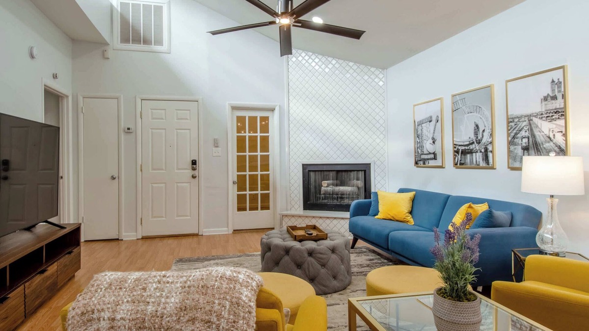 Hillwood House | Pet Friendly | Convenient Location