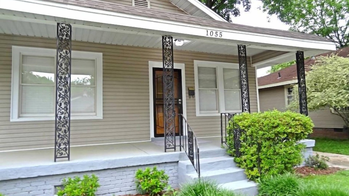 Cooper-Young Historic District House | Pet Friendly Cooper Young Gem